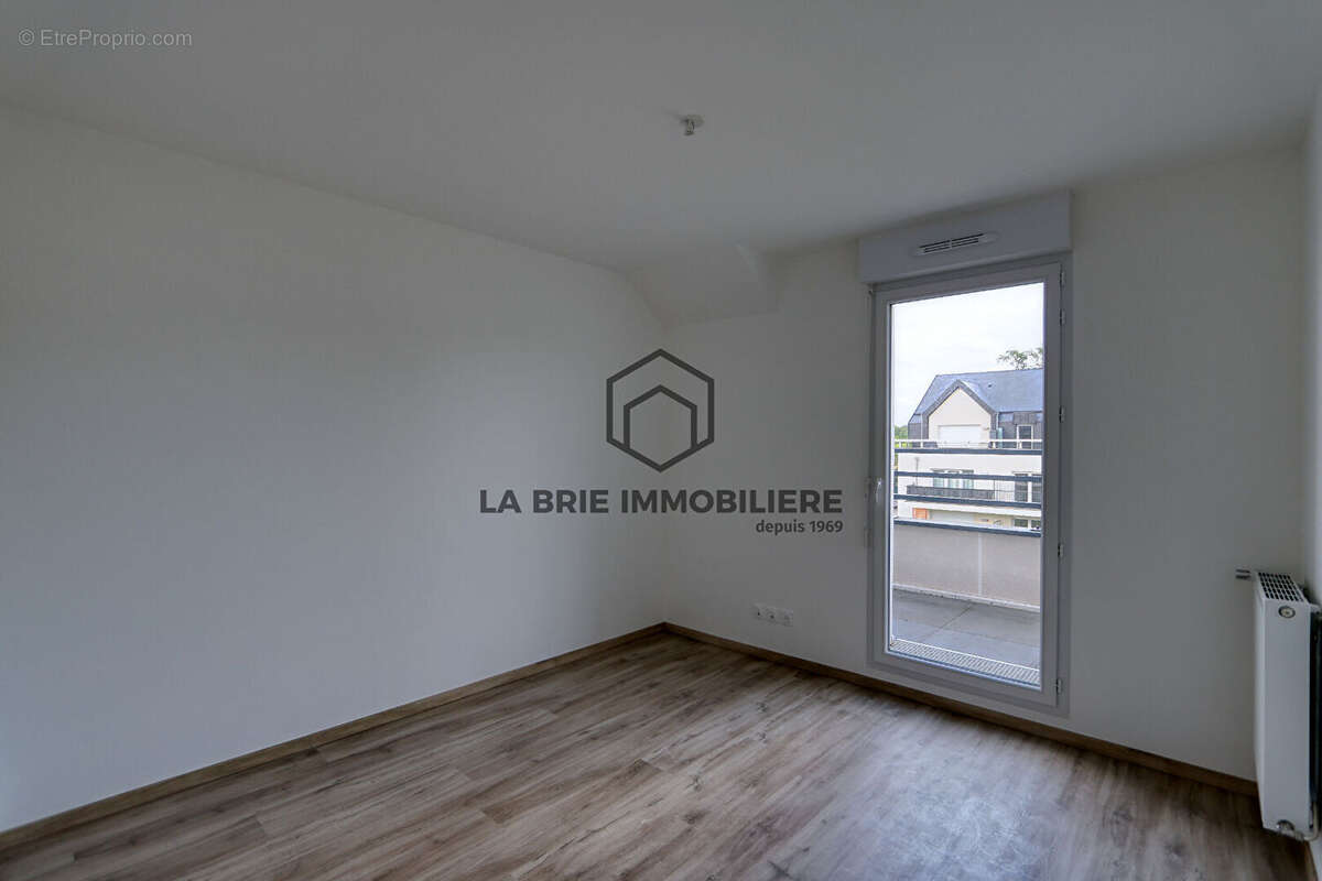 Appartement à EMERAINVILLE
