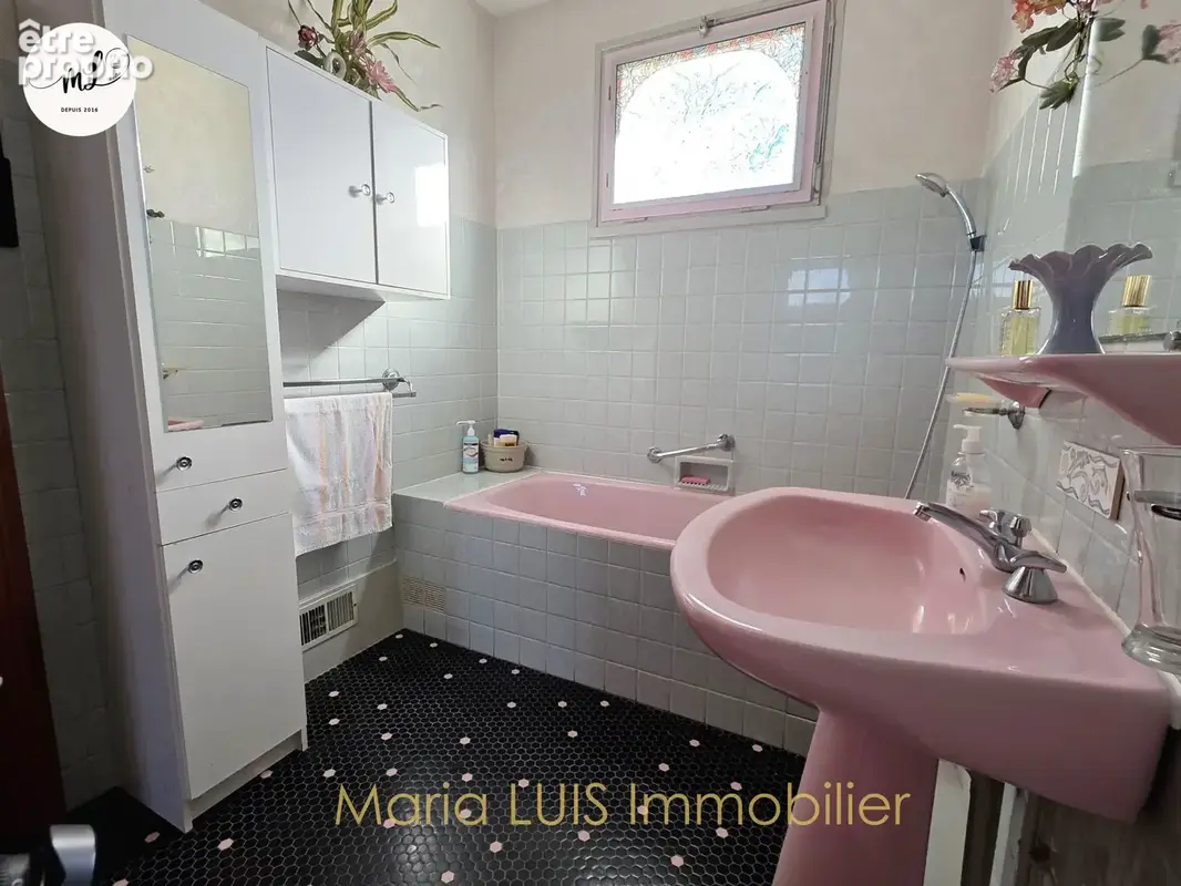 Maison traditionnelle 3 chambres avec 187 m2 de surface utile et jardin sans vis-à-vis - photo 8