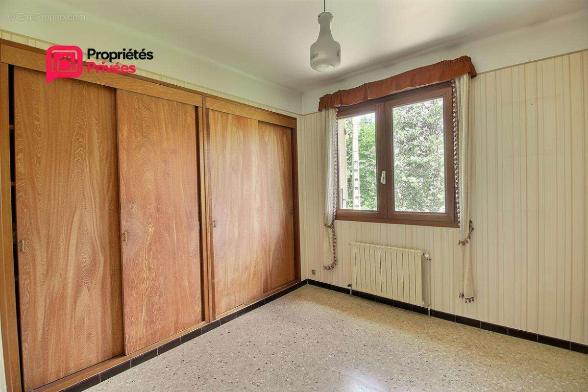 Spacieuse maison 4 chambres, un bureau ,grand  garage, atelier, avec vue., au calme - photo 7
