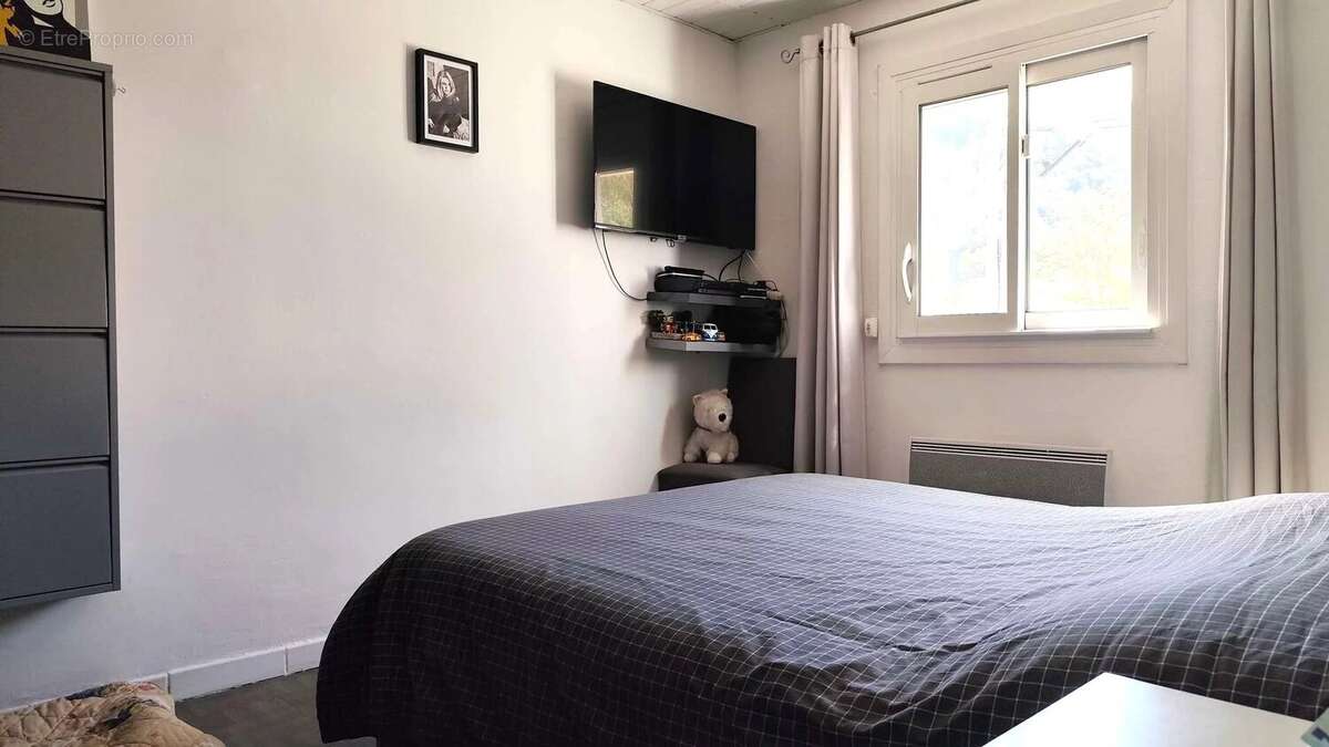 Maison 4 Pièces - Piscine et Garages - photo 9