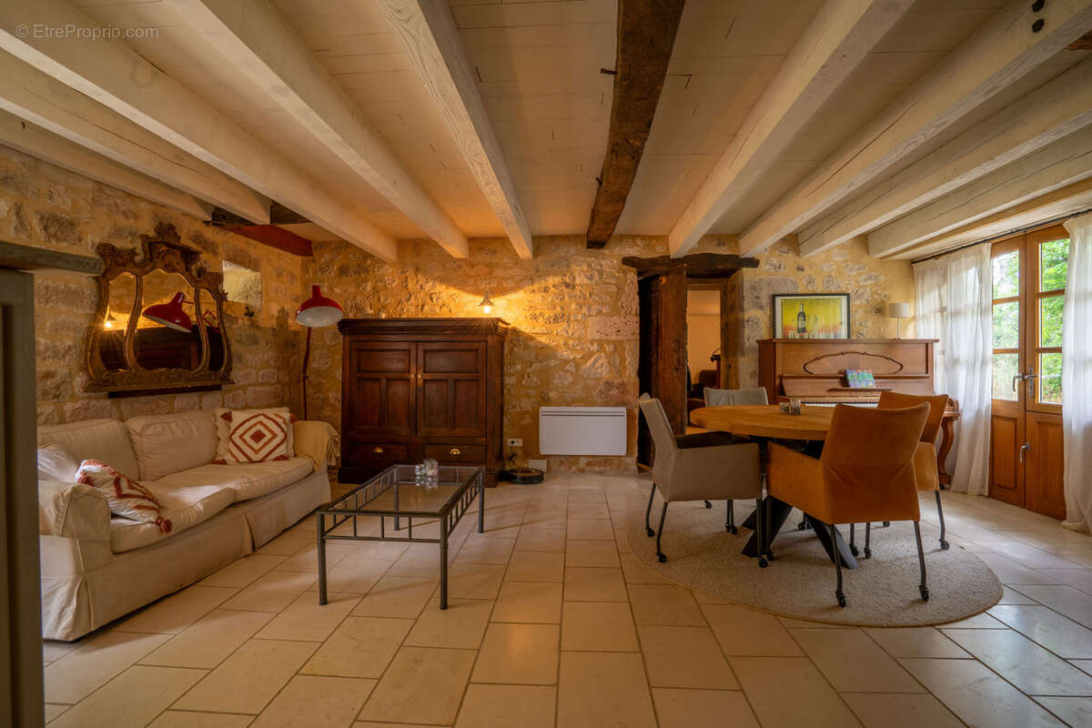 Maison à BAGAT-EN-QUERCY