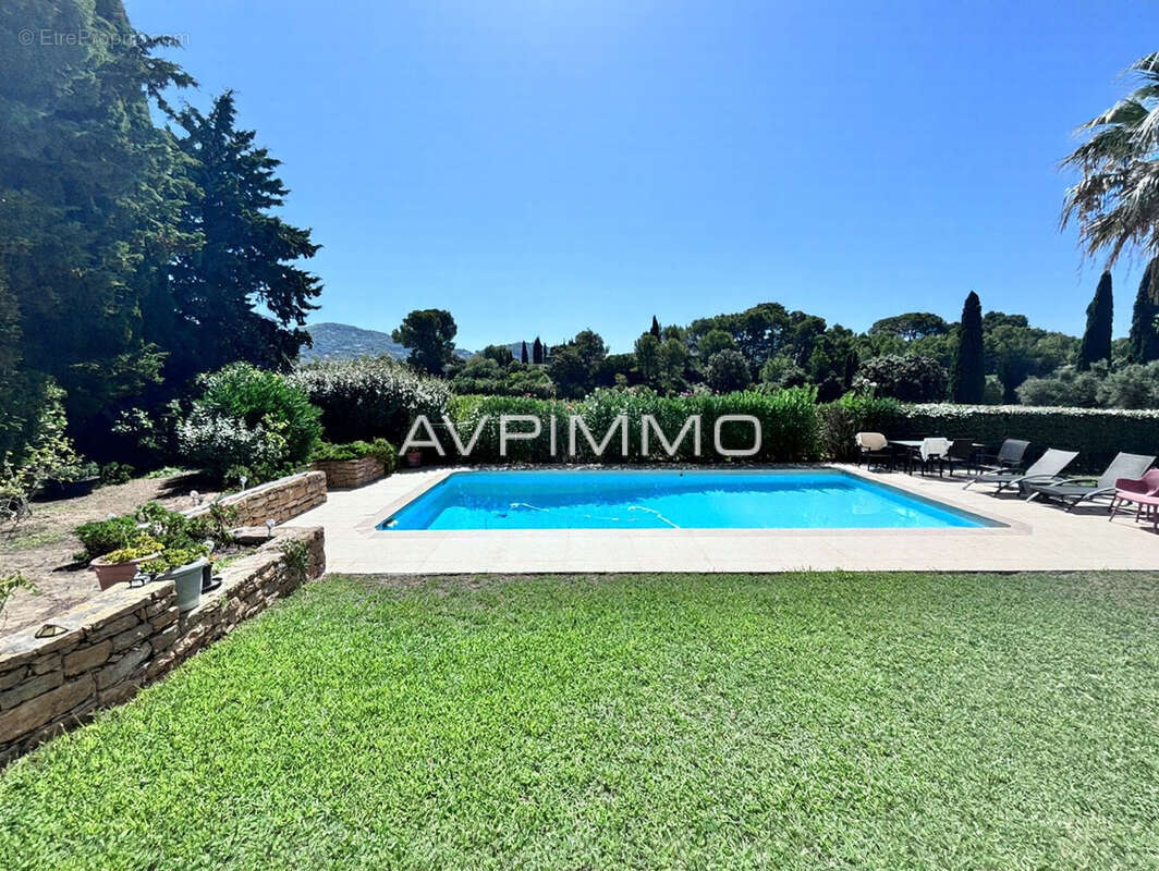 Saint-cyr-sur-mer   maison avec piscine a proximité  du village - photo 2