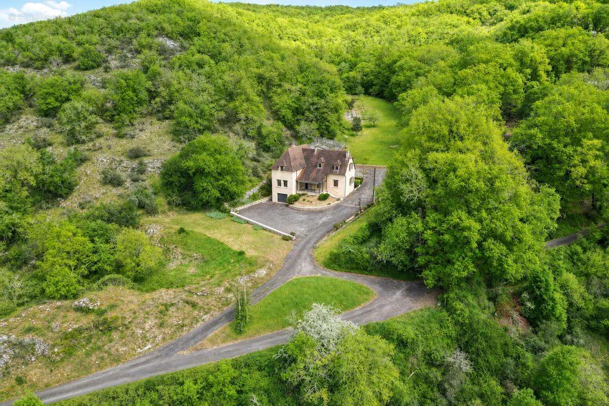 Maison spacieuse et rénovée de 291m² à Souillac - photo 6