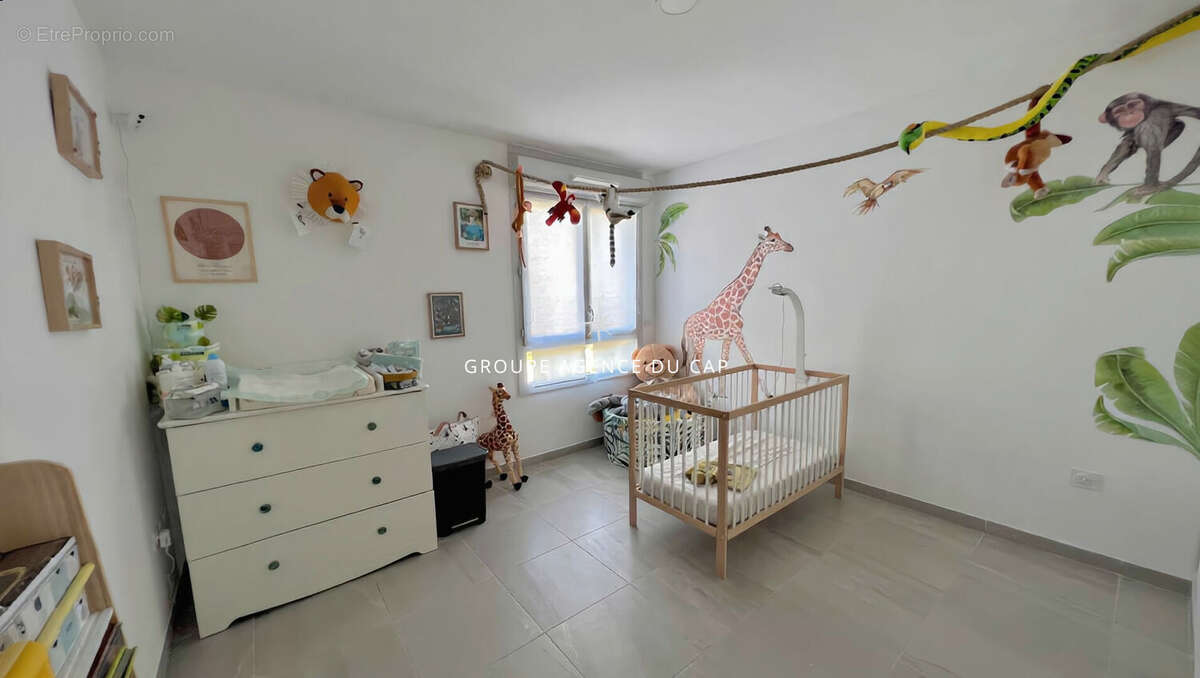 PUGET-SUR-ARGENS  Appartement 3 pièces de 88 m² avec terrasse de 21m²,  garage et piscine - photo 14