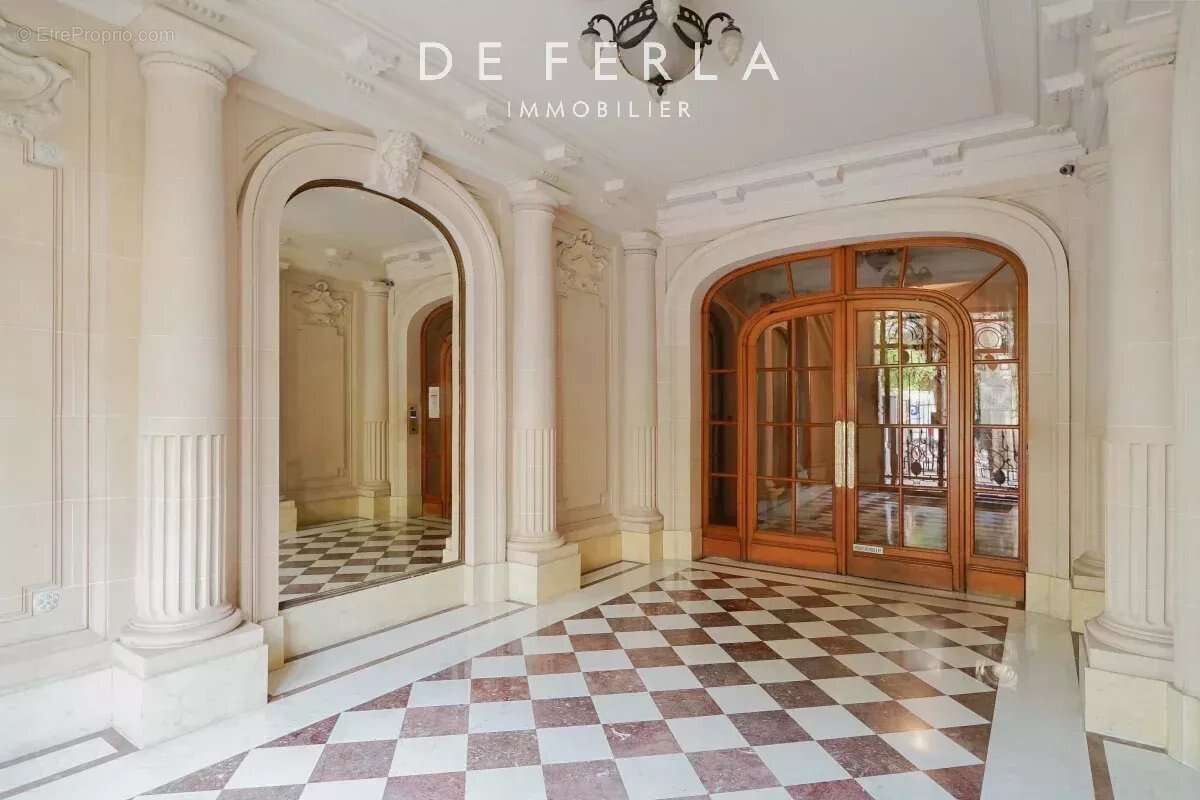 Appartement à PARIS-7E