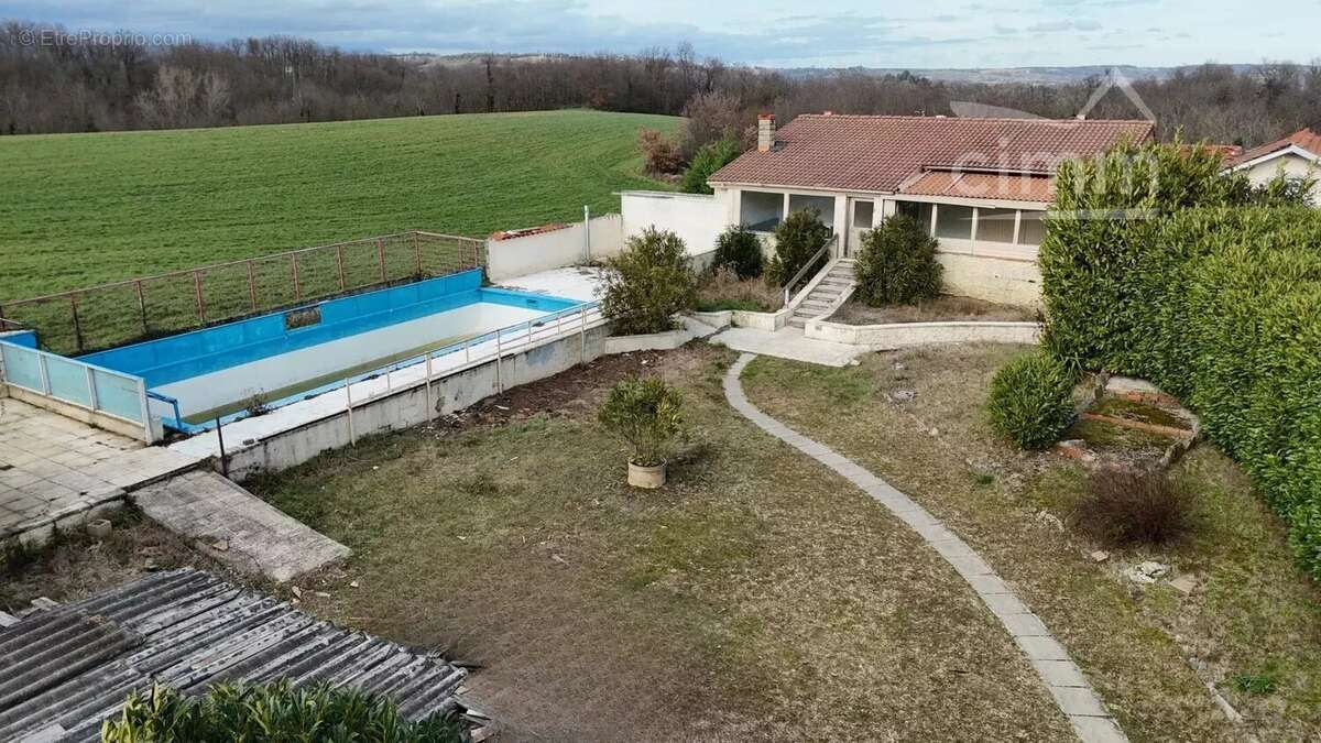 Maison à SAINT-BARTHELEMY-DE-VALS