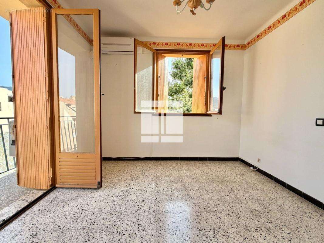 Appartement T4 de 86 m² à vendre – Centre de Calvi - photo 16