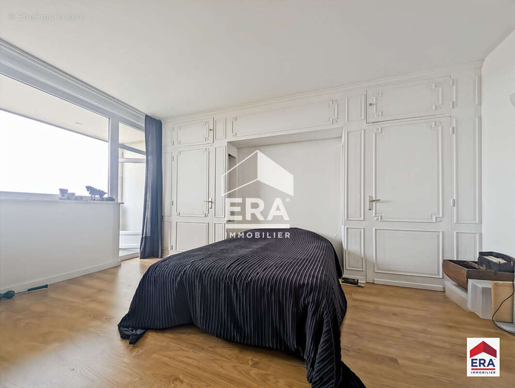 Appartement - 105 m² - Balcons - Garage fermé - Cave - Roubaix Barbieux - photo 5