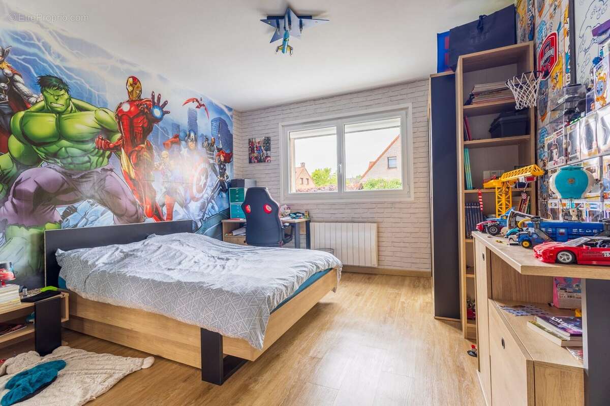 chambre 2 - Maison à ENNETIERES-EN-WEPPES