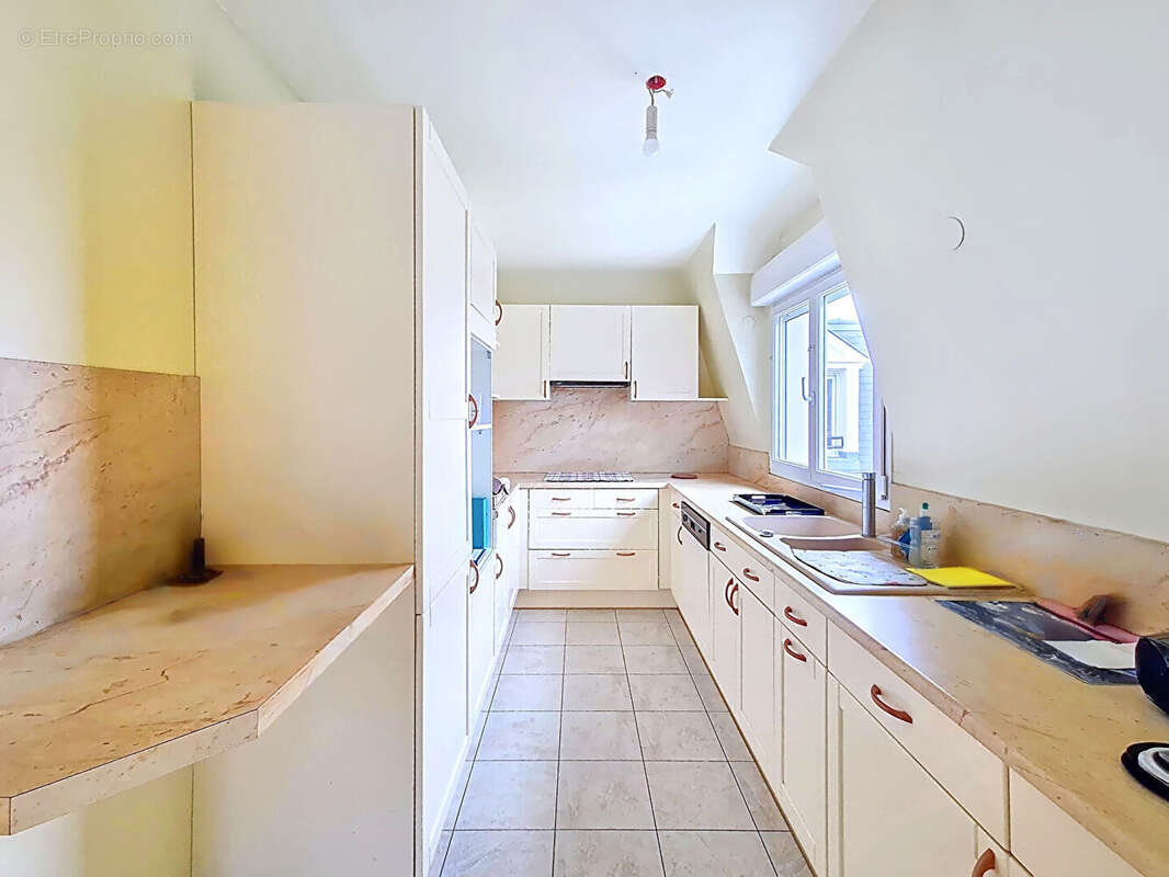 Appartement à L&#039;HAY-LES-ROSES