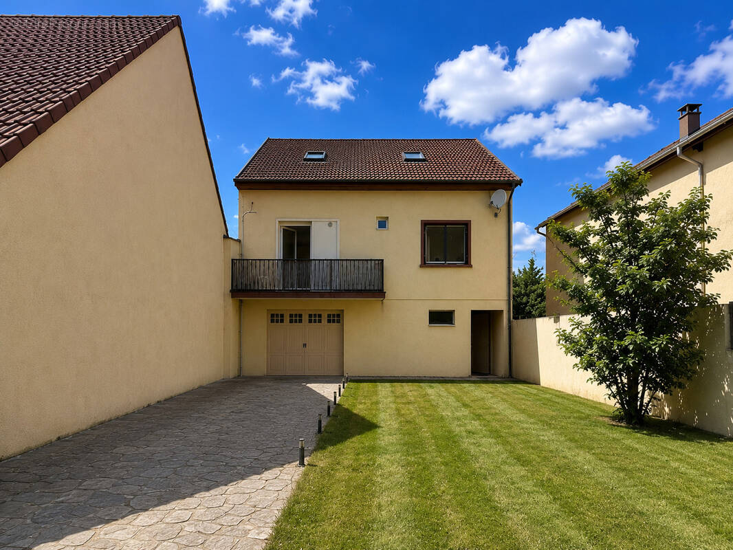 Maison à LE BLANC-MESNIL