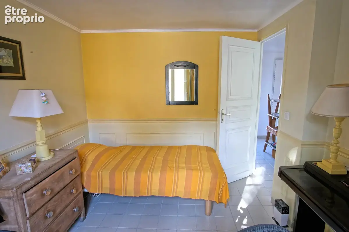 BERNIERES SUR MER - Maison de bourg avec vie de plain pied - photo 4