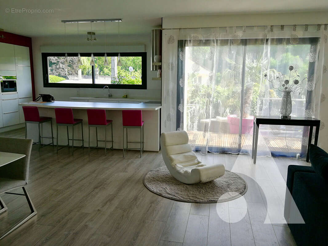 Maison à SAINTE-SAVINE