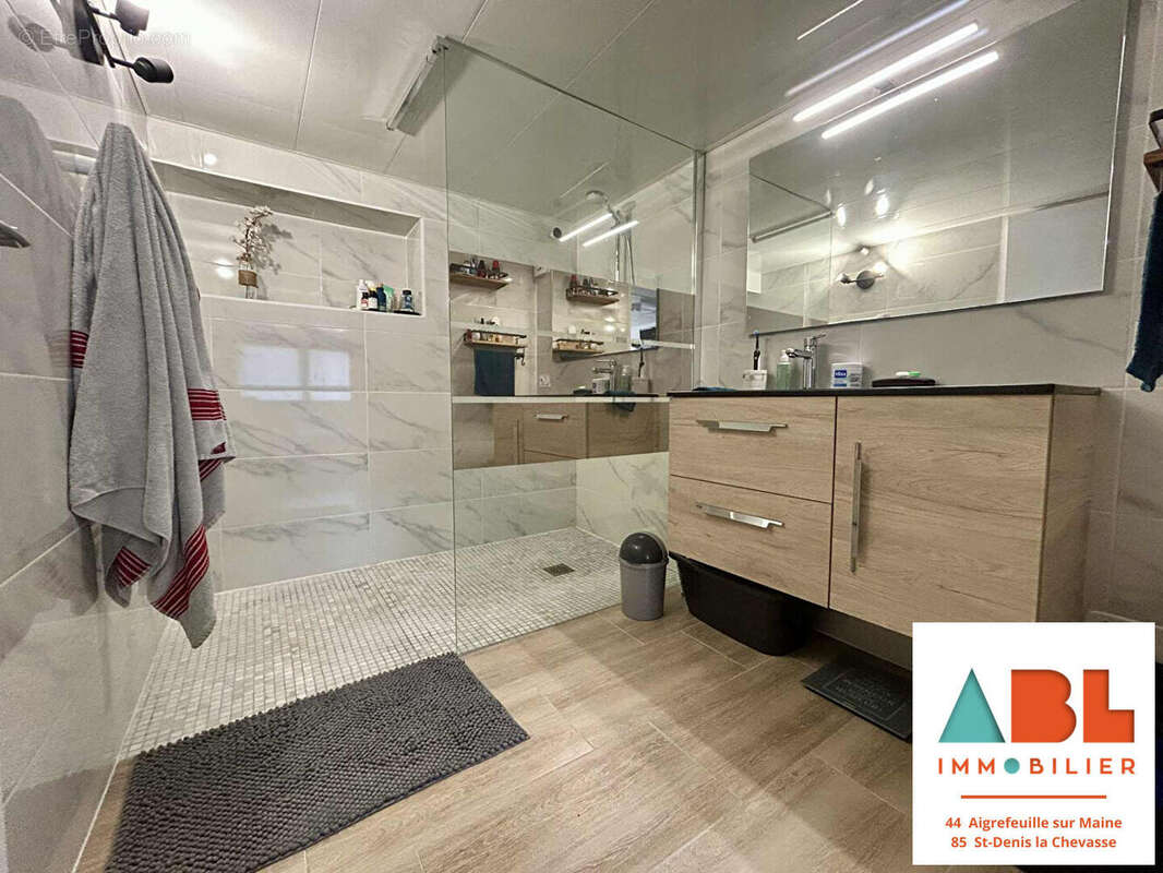 Maison à SAINT-DENIS-LA-CHEVASSE