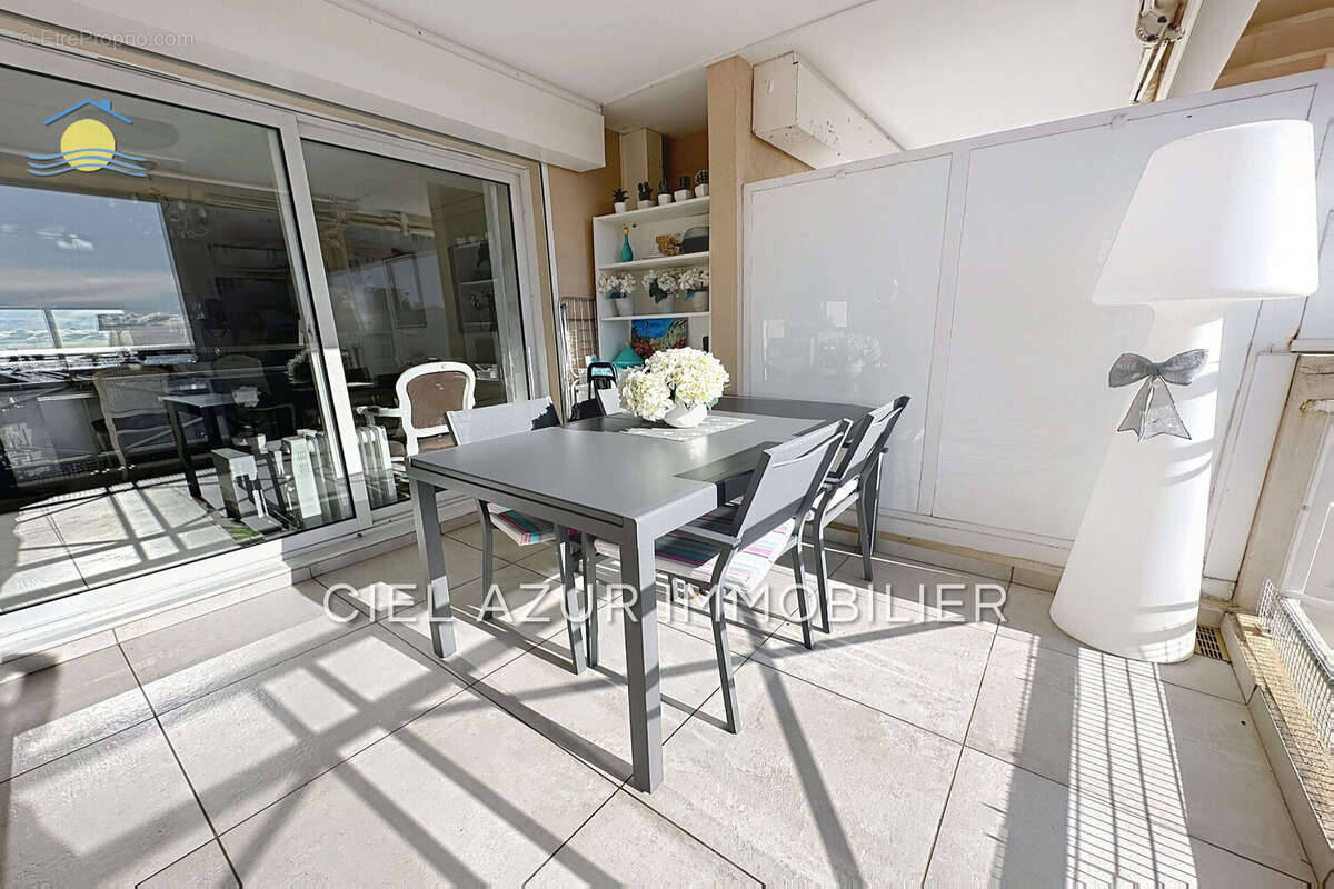 Appartement à VALLAURIS