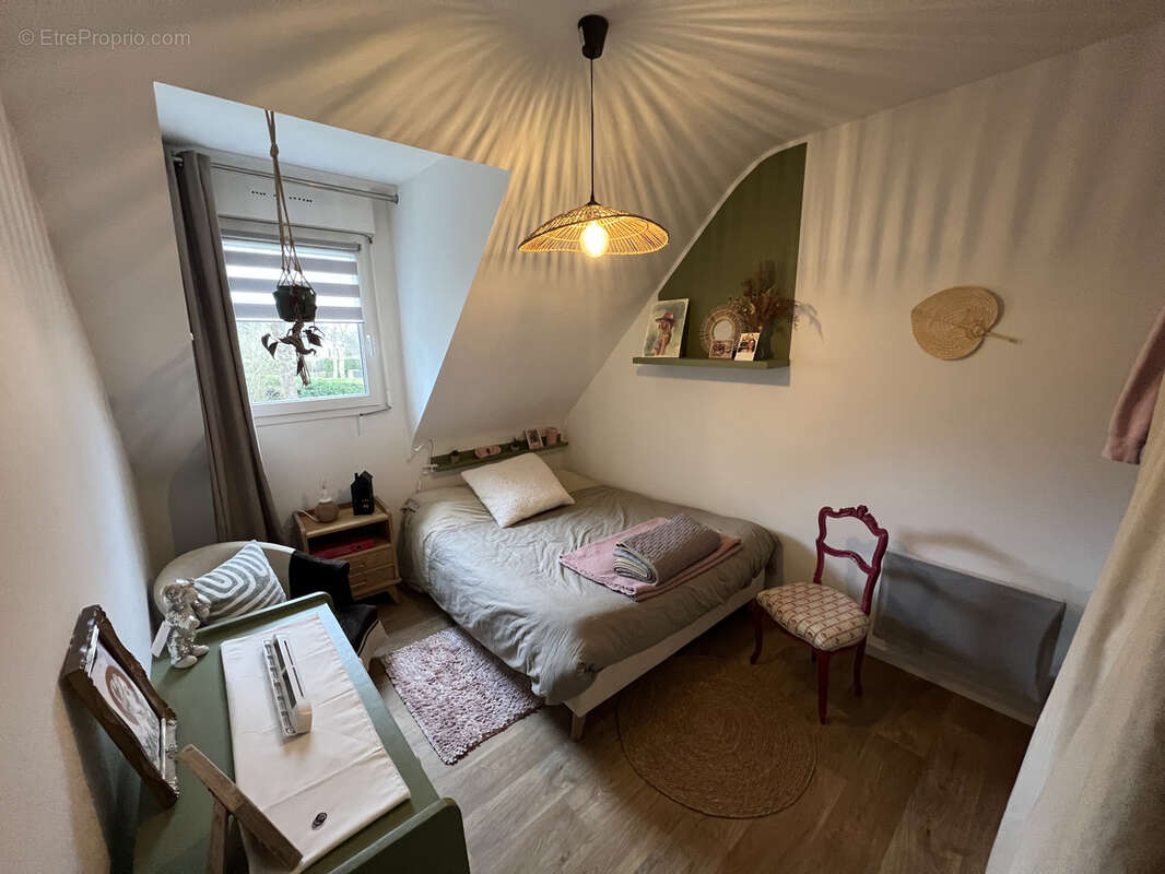 Maison à LANGROLAY-SUR-RANCE