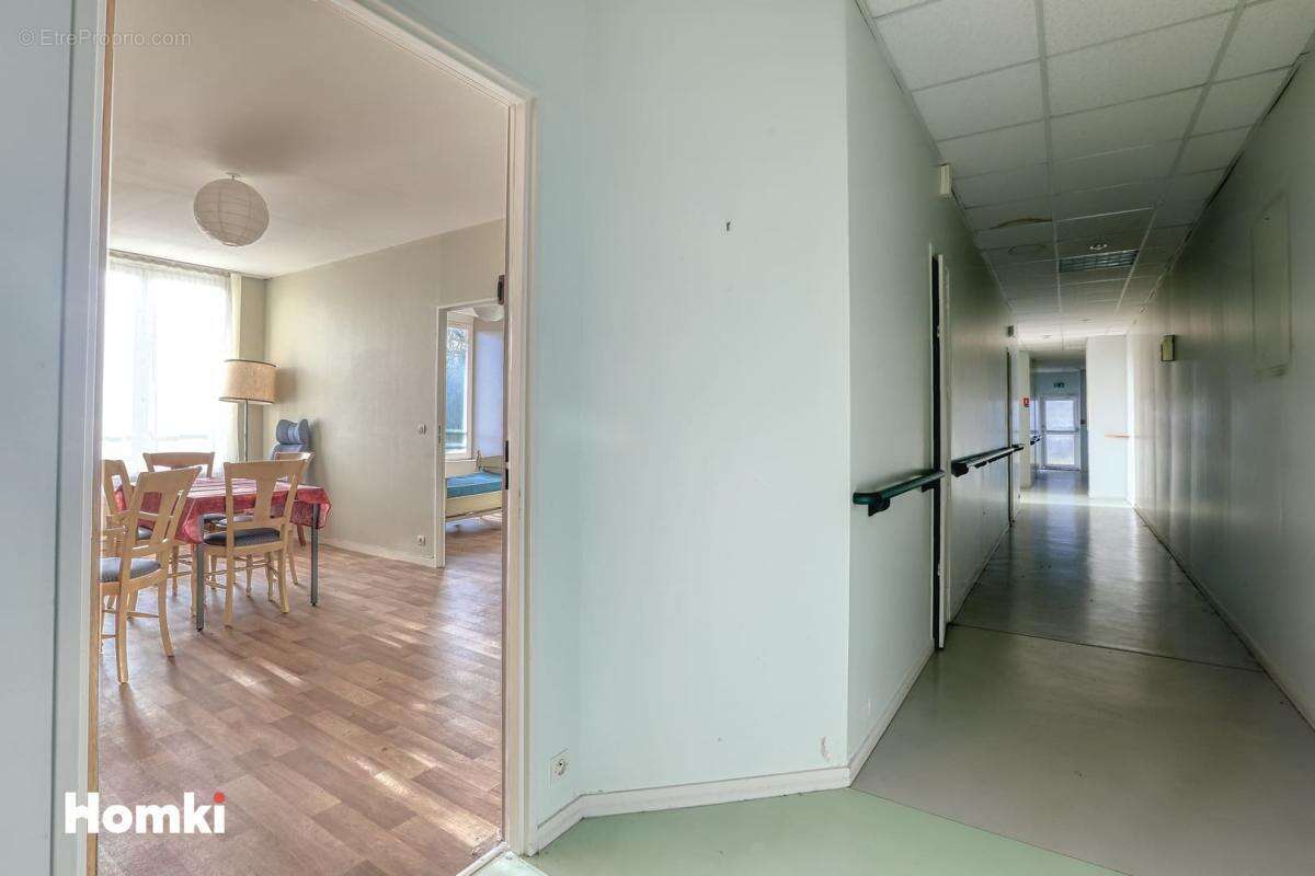 Immeuble 925 m2 - 18 studios / 12 appartements en T2 - à Trie-Château 60590 - photo 9