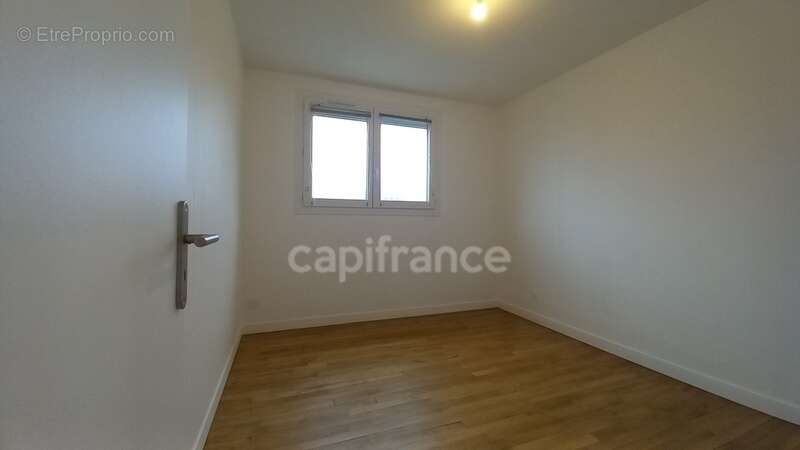 Dpt Vienne (86), à vendre POITIERS appartement T3 de 100 m² + garage + parking - photo 4