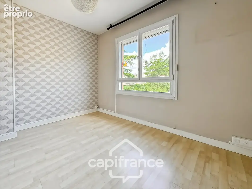 Appartement T4 67 m² – 3 chambres – Balcon – Garage – Cave – Chalon-sur-Saône - photo 6