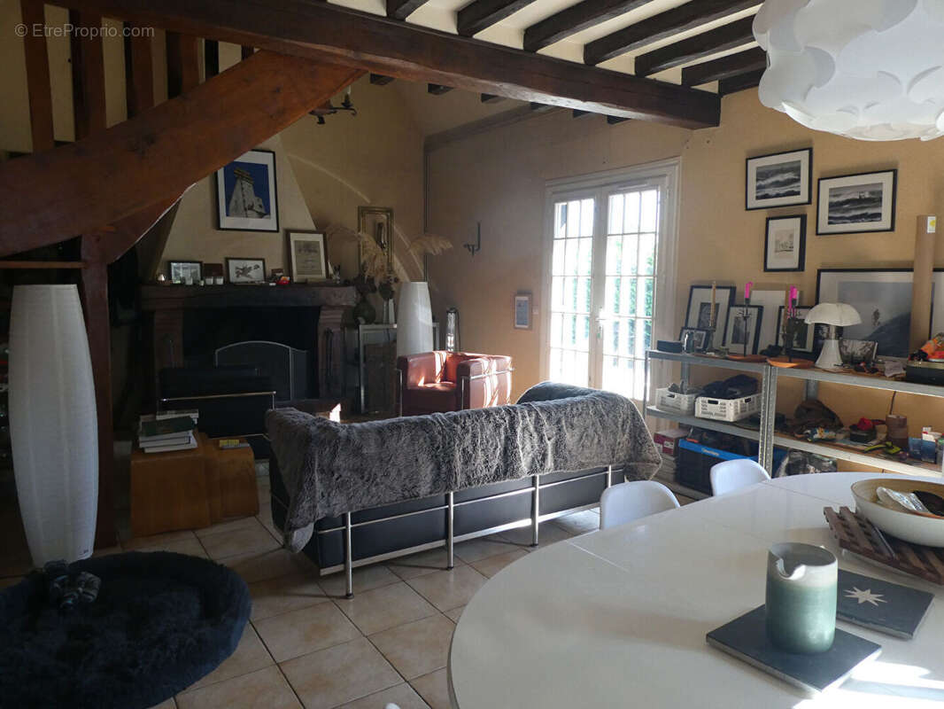 Maison à CORMEILLES