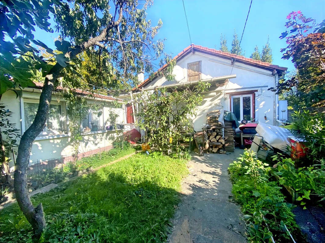 Maison à LE BLANC-MESNIL