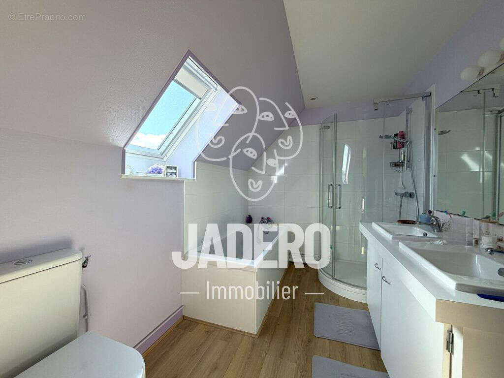 Maison à LE MESNIL-ESNARD