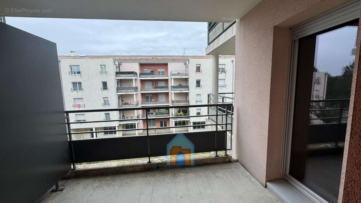 Appartement à CORNEBARRIEU