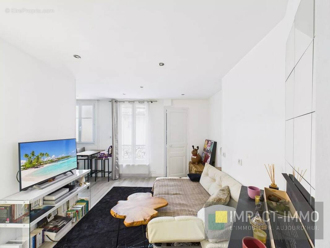 Appartement à COURBEVOIE