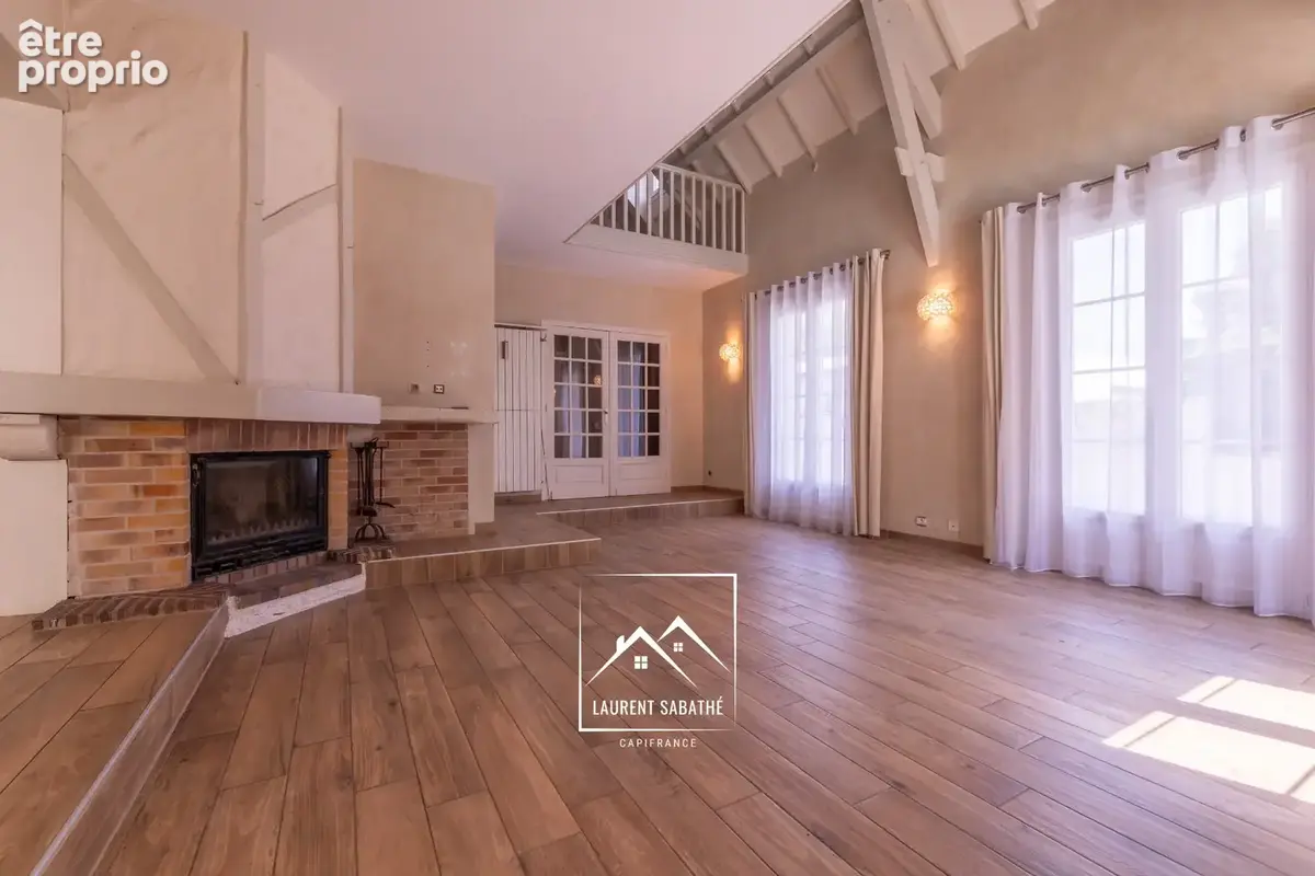 PAU (64) –  À VENDRE - Maison familiale de 213 m² - 5 chambres, bureau et piscine - photo 6