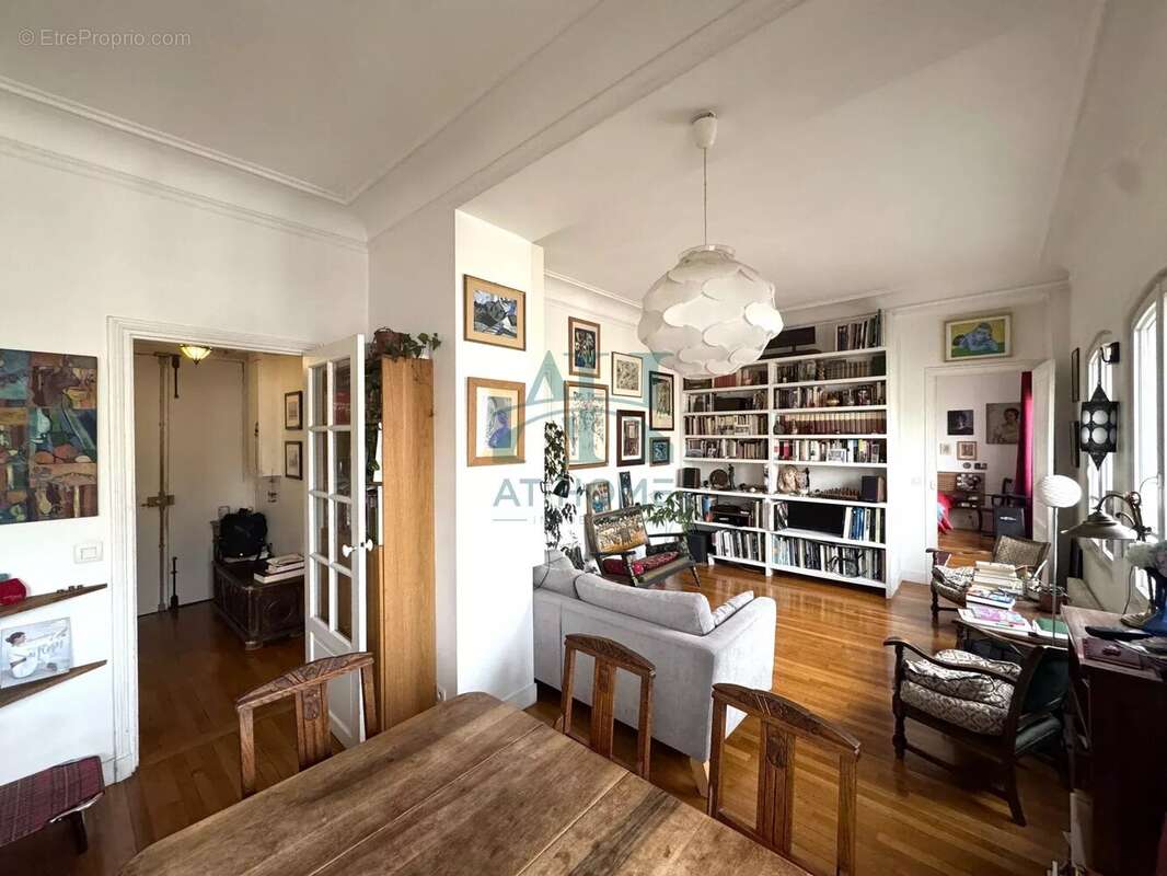 Appartement à PARIS-10E