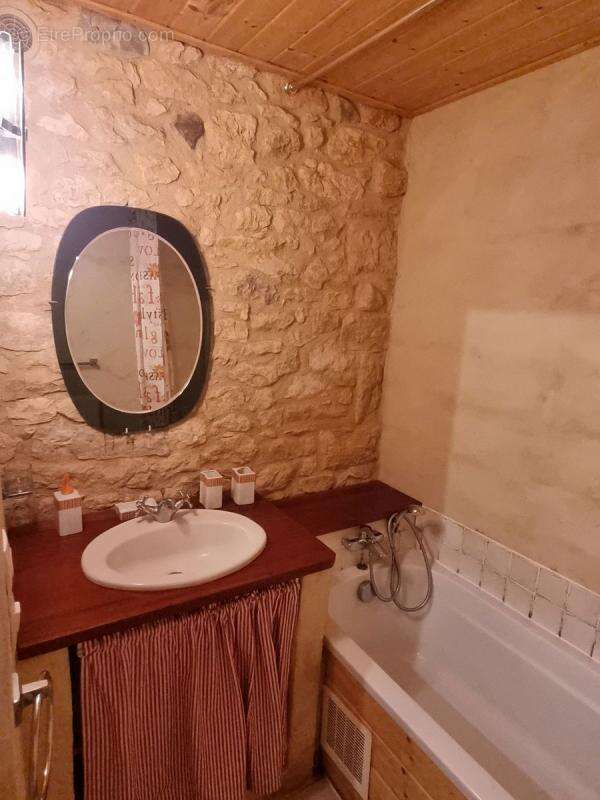 Maison à NADAILLAC-DE-ROUGE