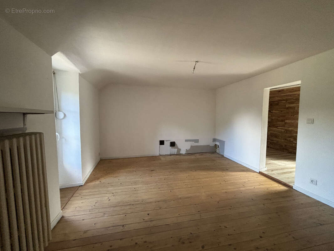 Maison à SAINTE-COLOMBE-SUR-SEINE