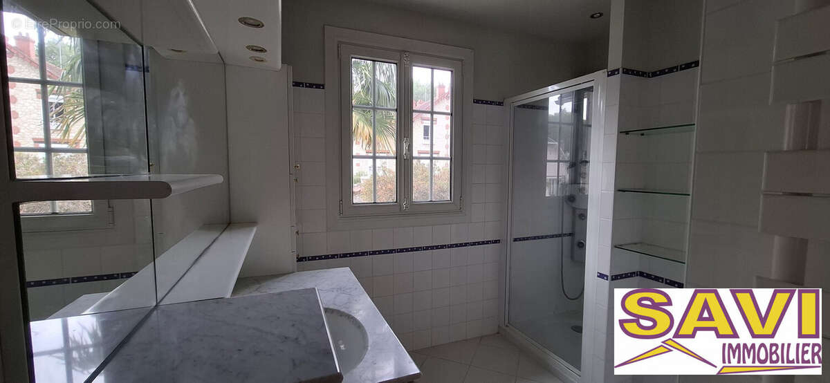 Maison 128 m² à Sermaises  - photo 7