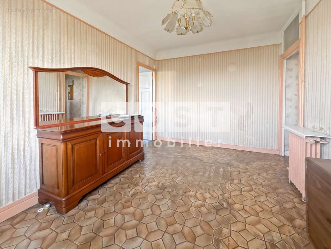Appartement à LA GARENNE-COLOMBES