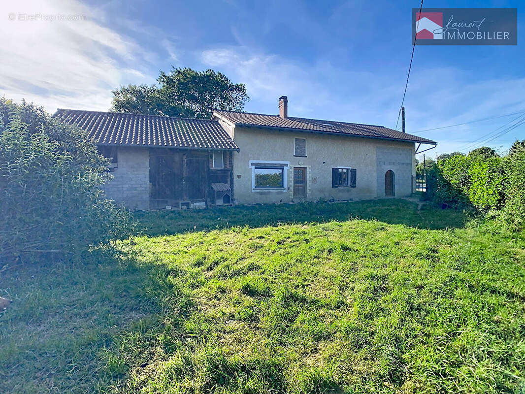Maison à SERVIGNAT