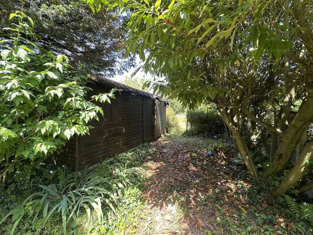 Maison à LE MESNIL-SAINT-DENIS