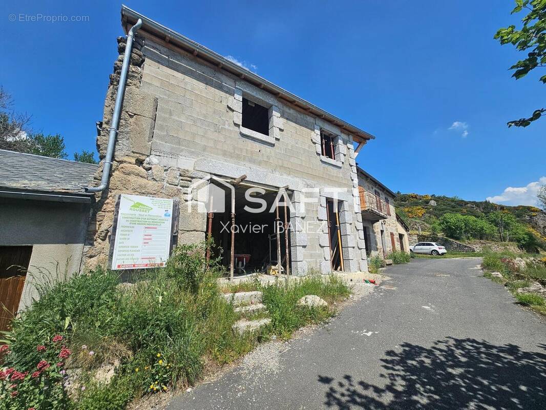 Photo 1 - Maison à AUMONT-AUBRAC