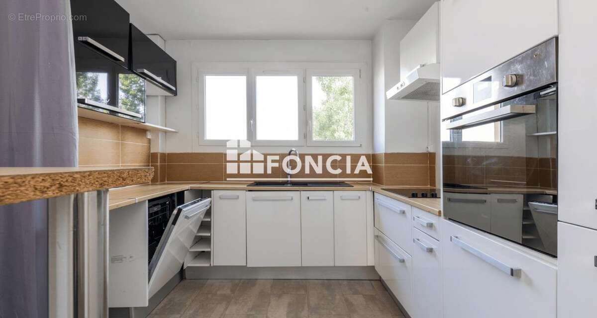 Appartement à PETIT-COURONNE