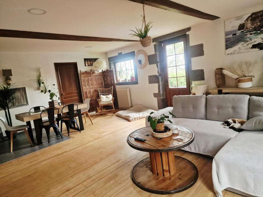 Maison 162 m² à Riom  - photo 2