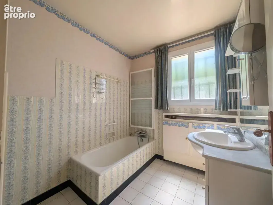 Centre ville 5 chambres - s/s total - photo 10