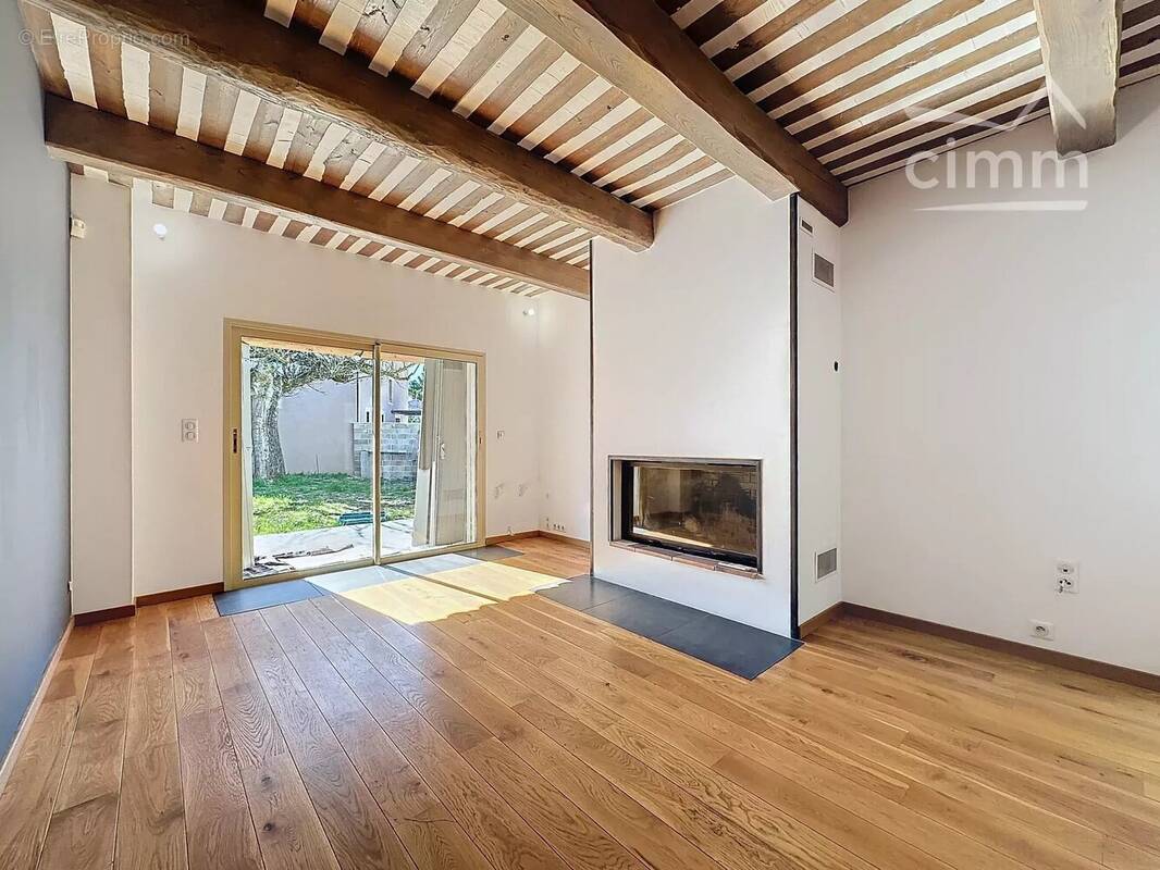 Maison à L&#039;ISLE-SUR-LA-SORGUE