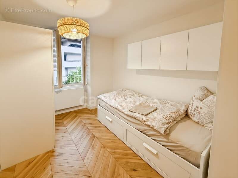 Appartement à CESSY