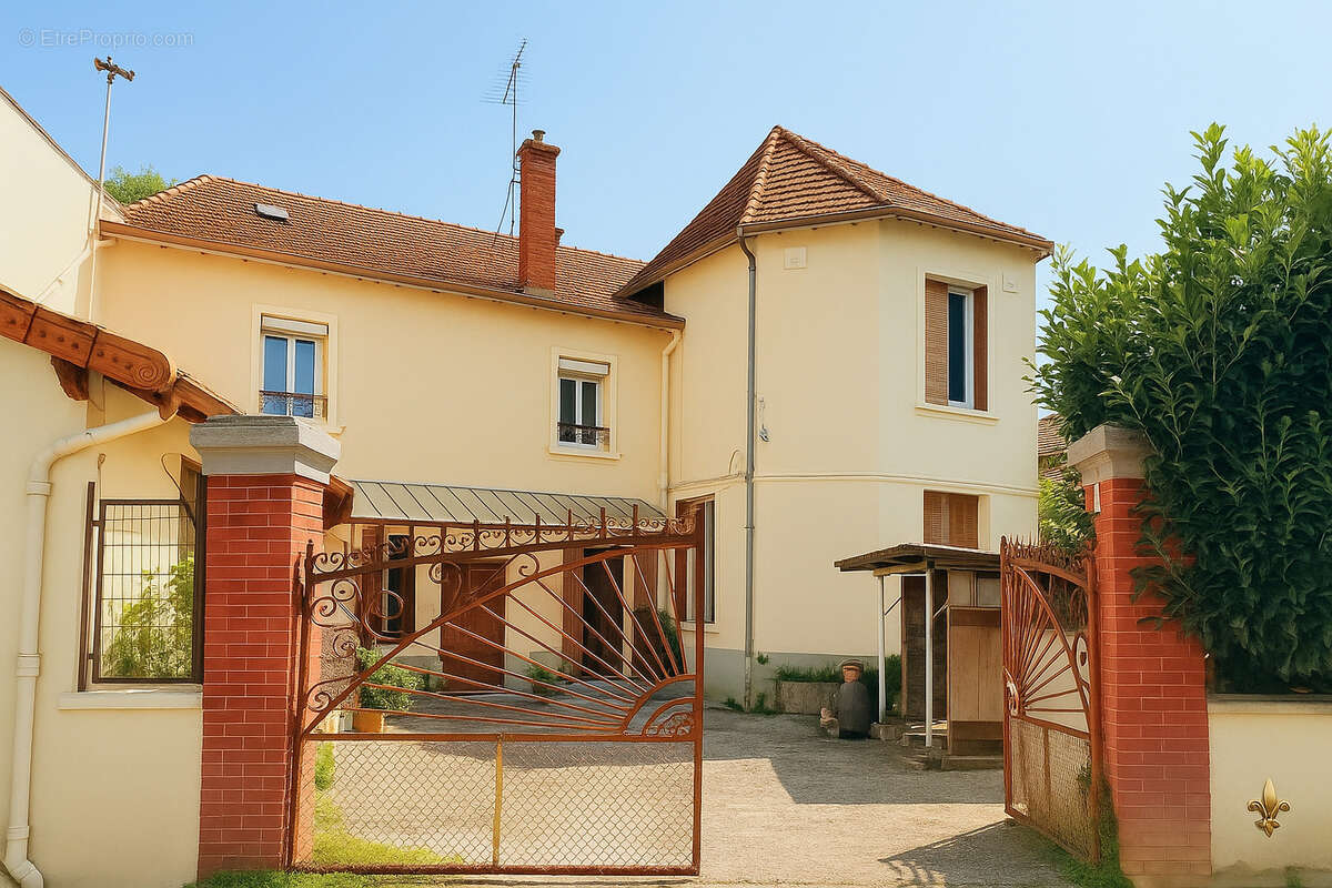 Maison à PONT-DU-CHATEAU