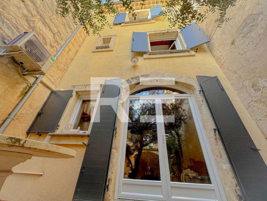 Maison à SAINT-GILLES