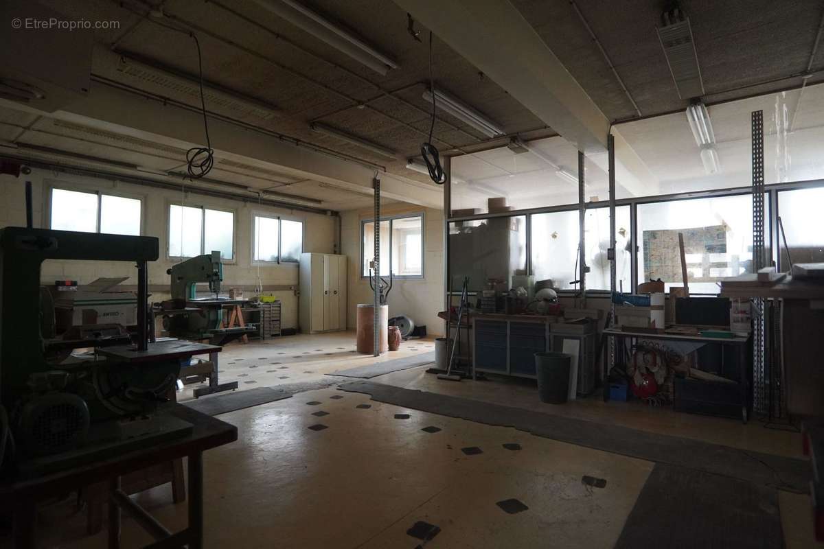 Commerce à ROMAINVILLE