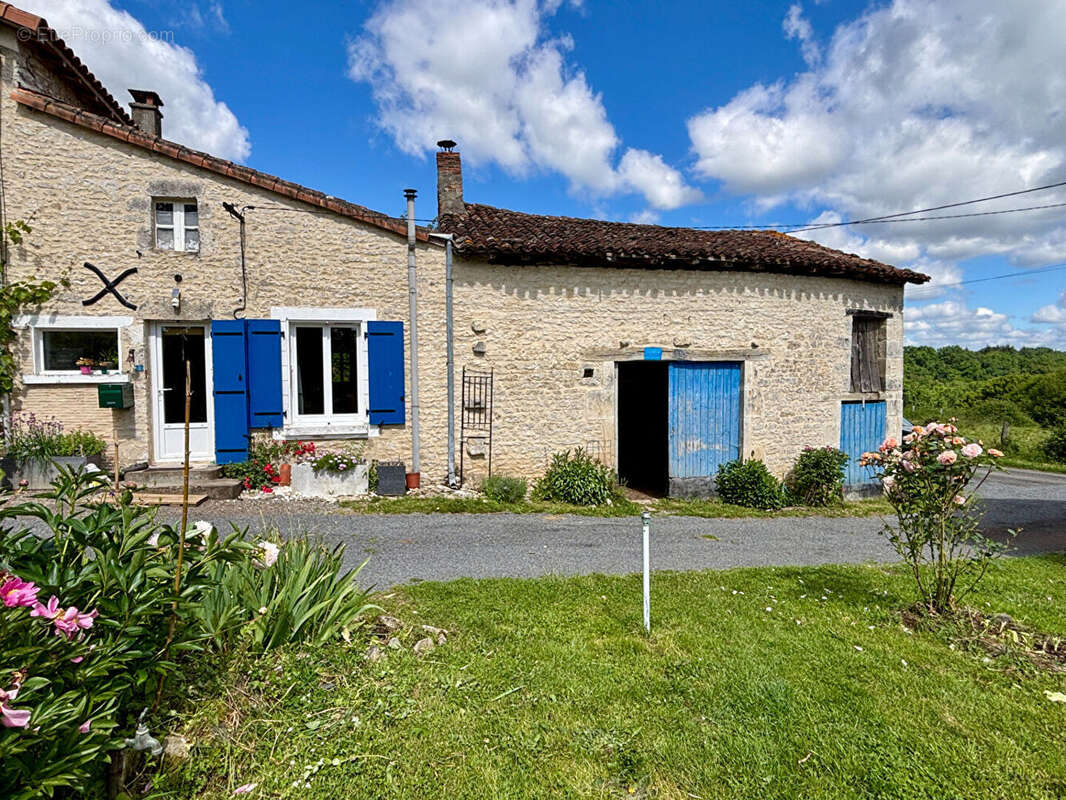 Maison à CHAMPAGNE-MOUTON