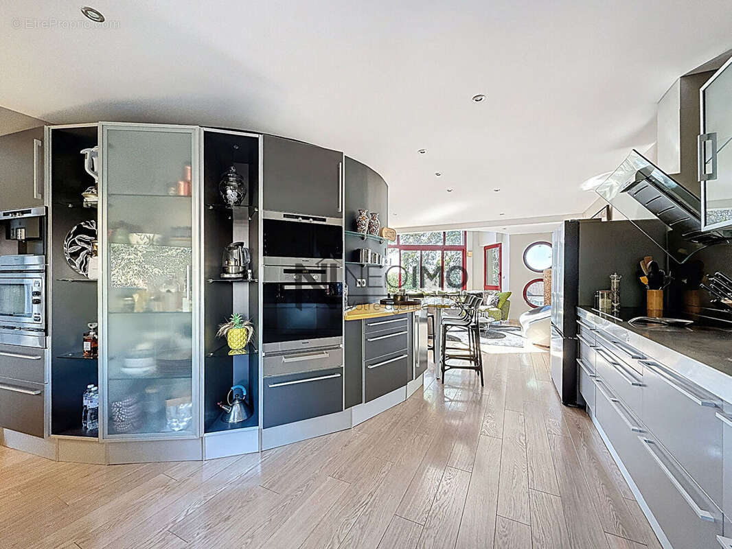 Maison à NEUFCHATEAU