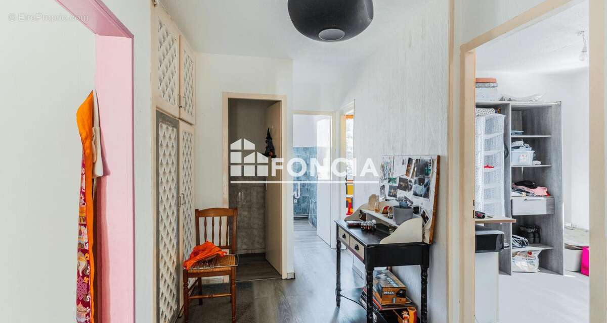 Appartement à CHATEL-SAINT-GERMAIN
