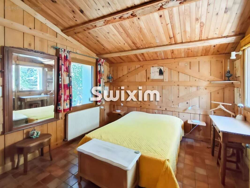 Maison à SAINT-MONTAN