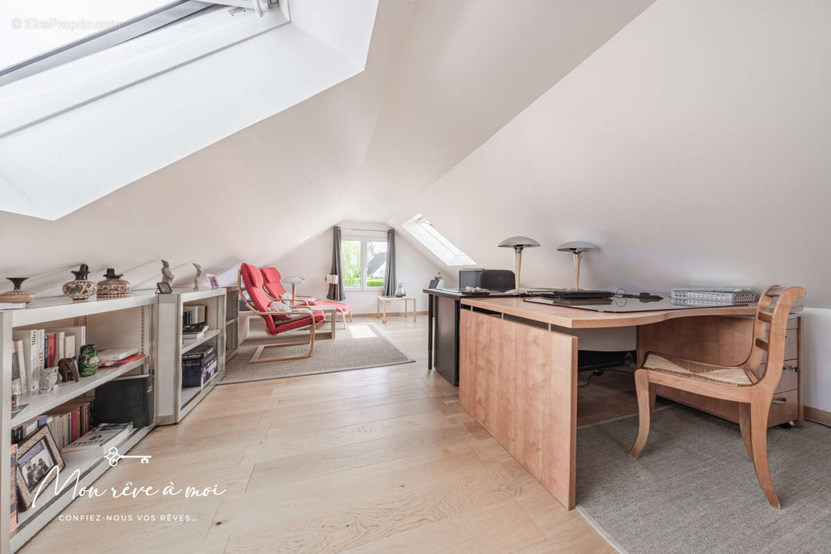 Maison lumineuse, au calme et en parfait état de 173m2, avec jardin, terrasses et parkings - photo 18